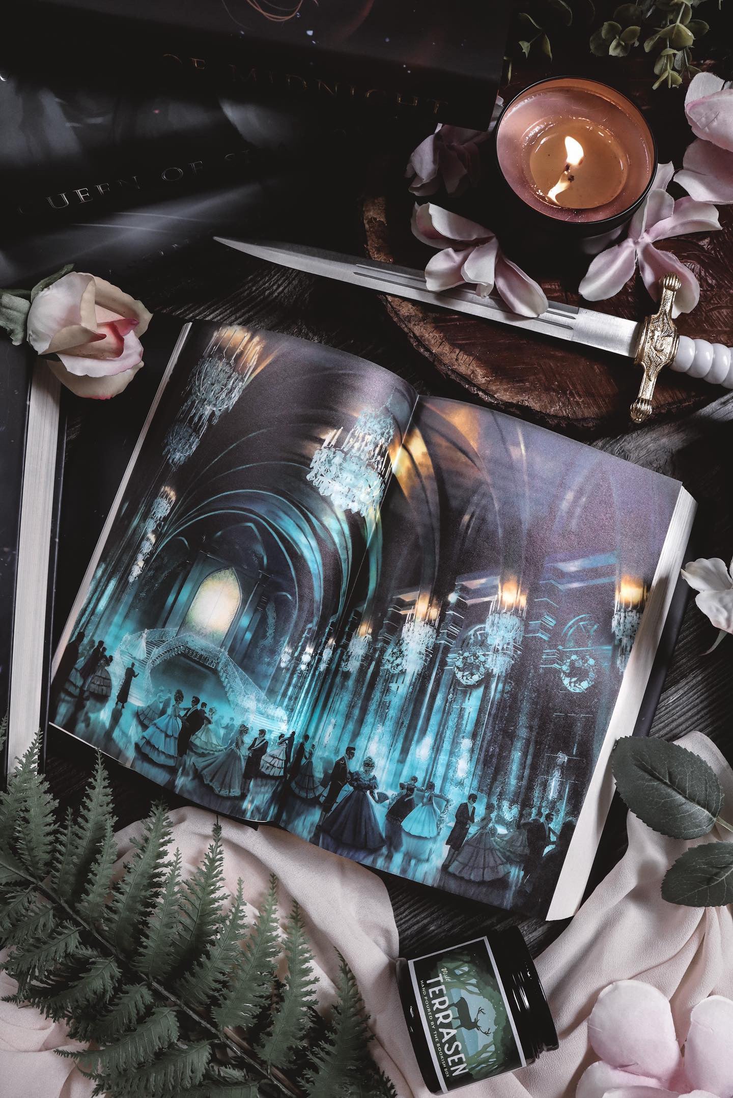 Throne of Glass Cinematic Overlays - Bloomsbury Existing Edition